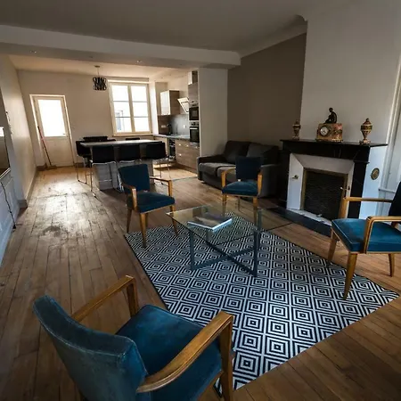 Les Historiques Apartment Mirecourt